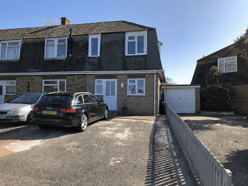 Image 1:2 bedroom End-of-terrace house to rent