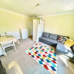 Image 1:1 bedroom Apartment or flat to rent