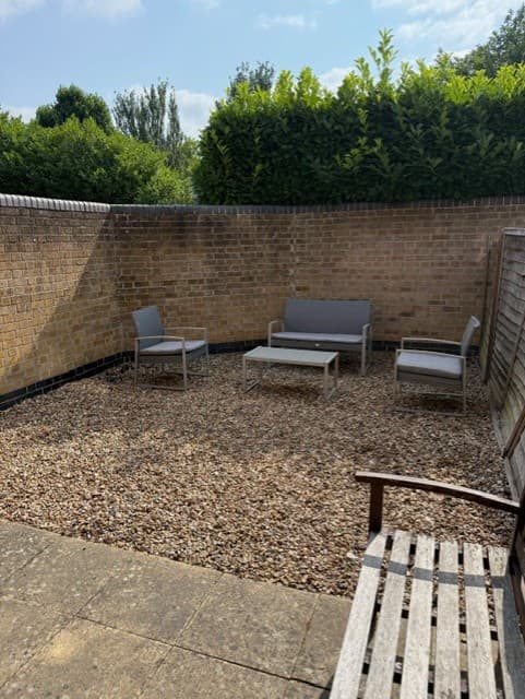 Image 2:2 bedroom End-of-terrace house to rent