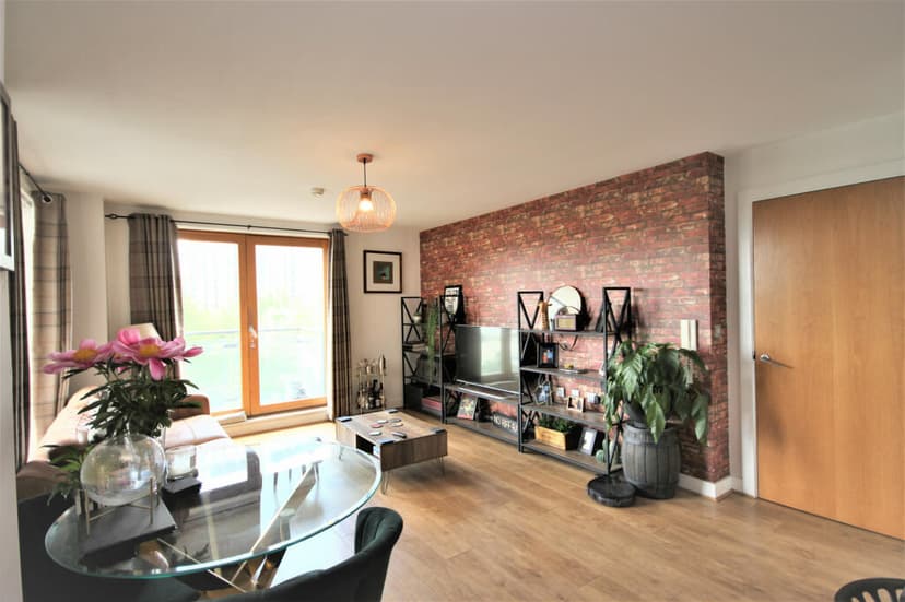 Image 1:2 bedroom Apartment or flat to rent