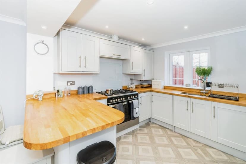 Image 2:2 bedroom Semi-detached house to rent