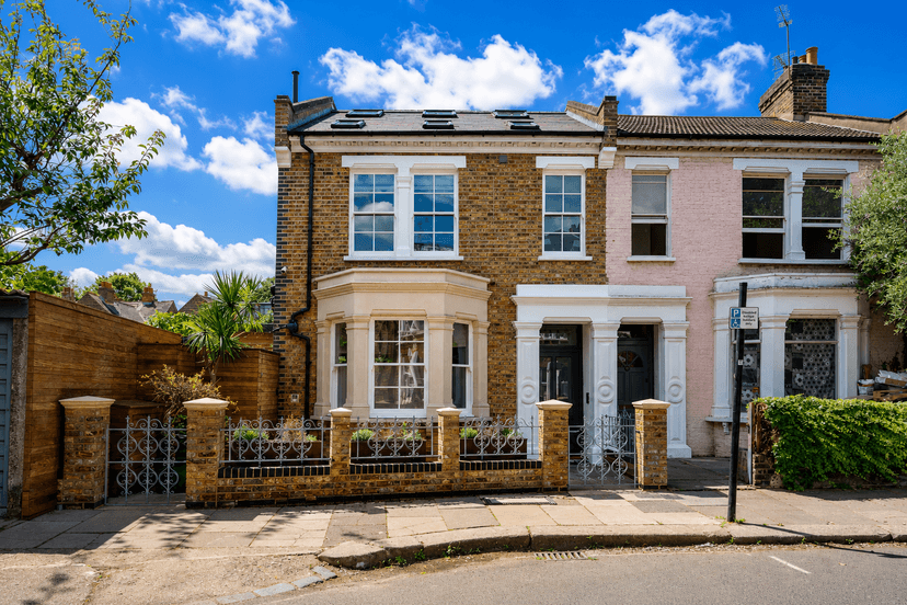 Image 1:5 bedroom End-of-terrace house to rent