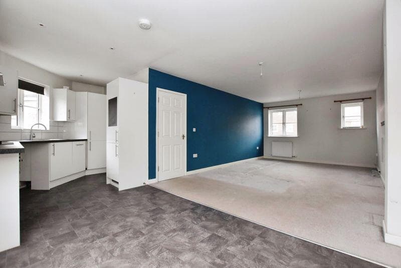Image 2:2 bedroom Maisonette to rent