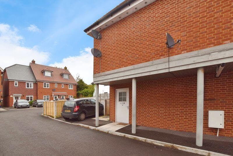 Image 1:2 bedroom Maisonette to rent