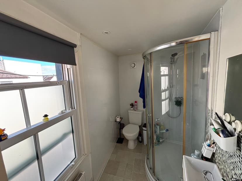 Image 3:2 bedroom Flat to rent