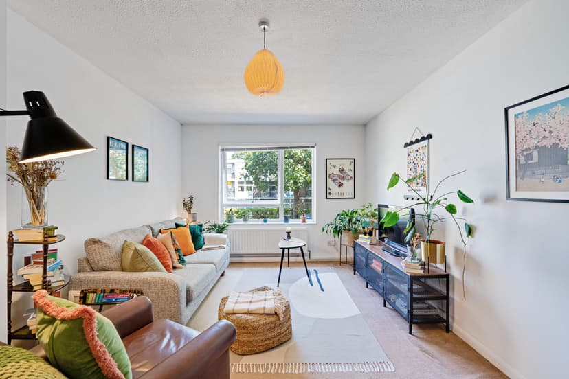 Image 1:1 bedroom Apartment or flat to rent