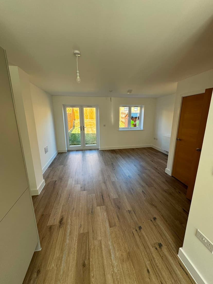 Image 2:3 bedroom Semi-detached house to rent
