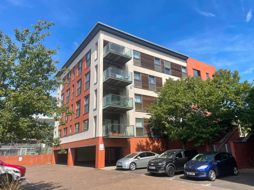 Image 1:2 bedroom Apartment or flat to rent