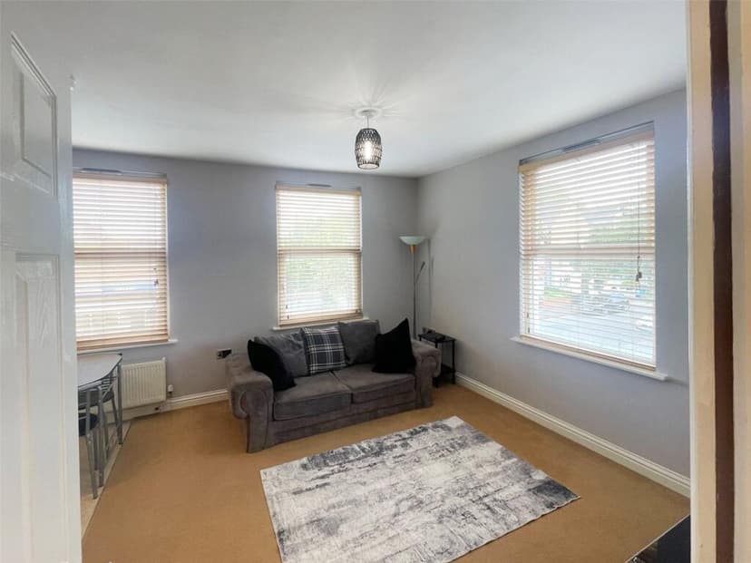 Image 1:1 bedroom Apartment or flat to rent