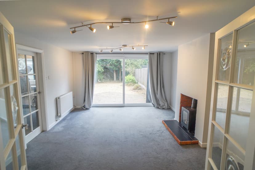 Image 2:3 bedroom Semi-detached house to rent