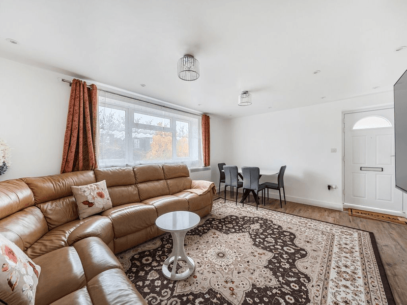 Image 2:2 bedroom Maisonette to rent