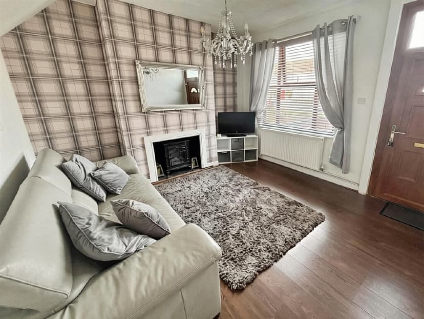 Image 2:3 bedroom Semi-detached house to rent