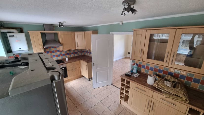 Image 2:3 bedroom Semi-detached house to rent