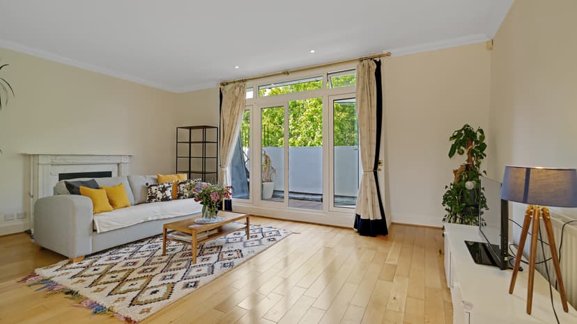 Image 2:3 bedroom Apartment or flat to rent