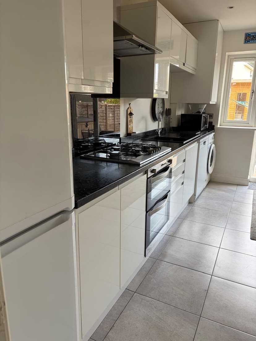 Image 2:3 bedroom Semi-detached house to rent