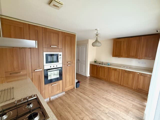 Image 3:4 bedroom Townhouse to rent
