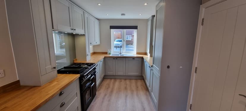 Image 2:4 bedroom Semi-detached house to rent