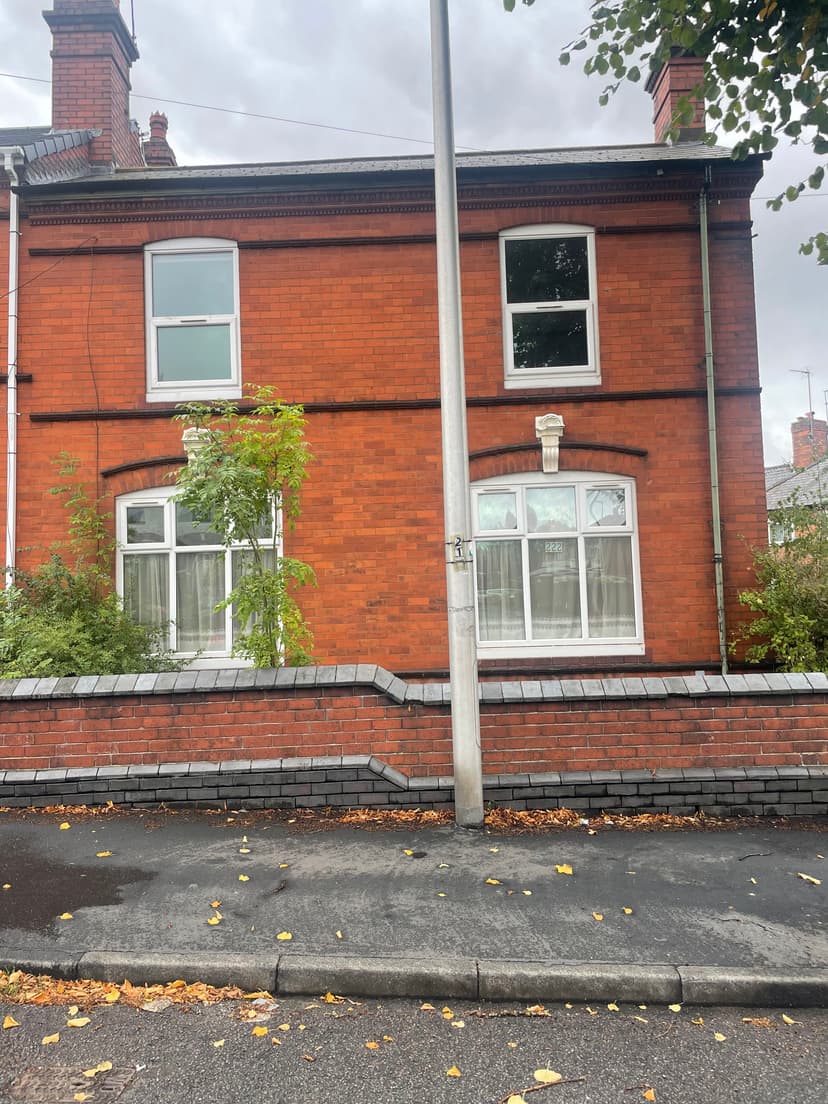 Image 1:3 bedroom End-of-terrace house to rent