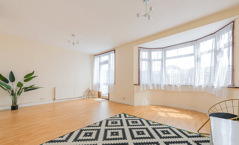 Image 2:3 bedroom Apartment or flat to rent