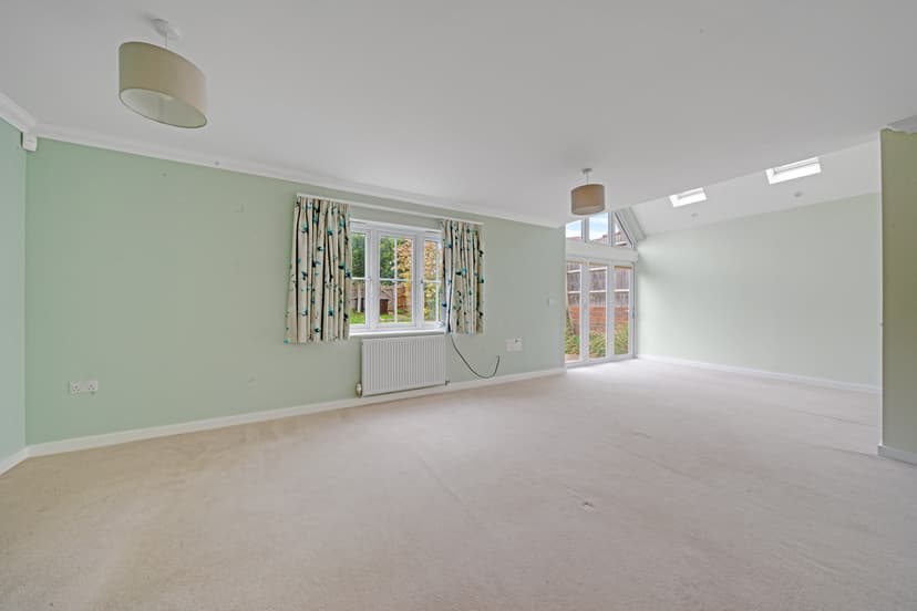 Image 2:3 bedroom Semi-detached house to rent