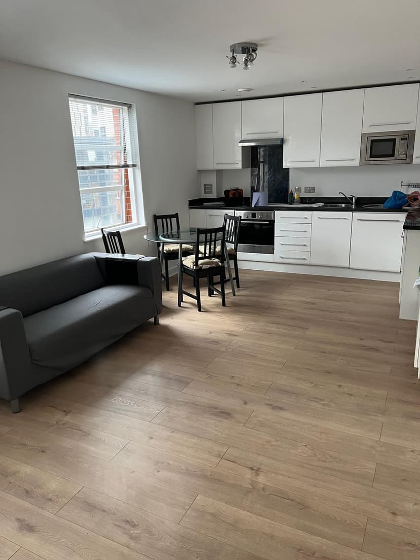 Image 1:1 bedroom Flat to rent