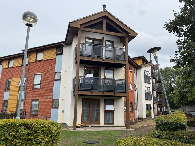 Image 1:1 bedroom Apartment or flat to rent