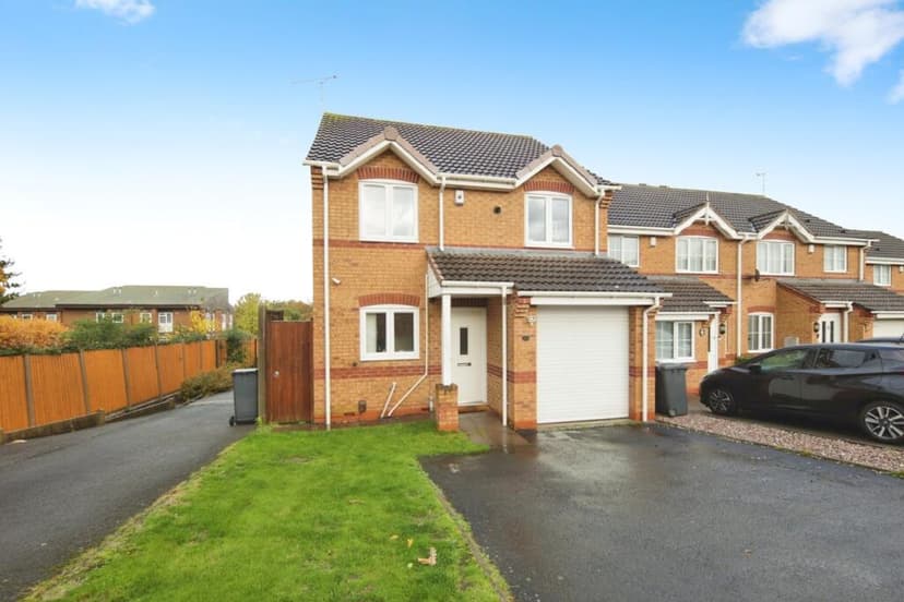 Image 1:4 bedroom Detached house to rent