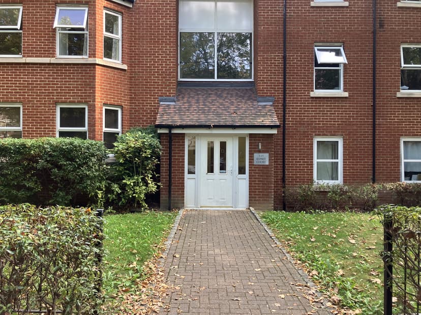 Image 1:2 bedroom Flat to rent