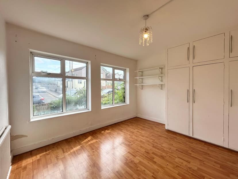 Image 2:2 bedroom Maisonette to rent