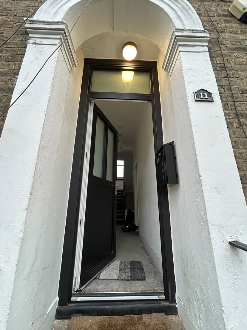 Image 2:4 bedroom Terraced house to rent