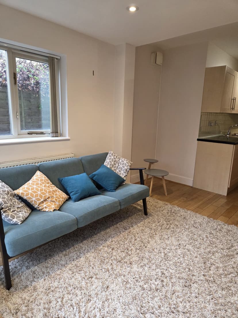 Image 3:2 bedroom Ground floor flat to rent