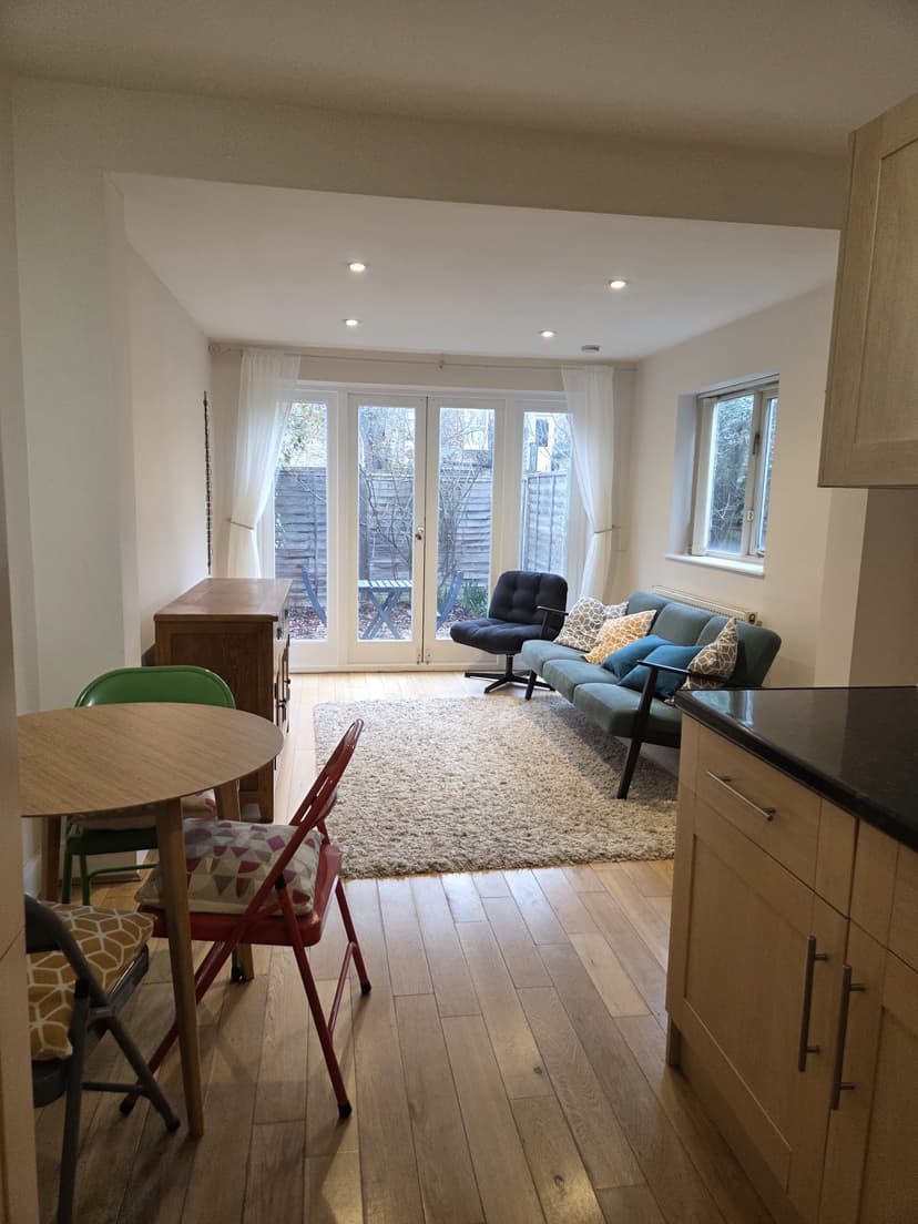 Image 2:2 bedroom Ground floor flat to rent