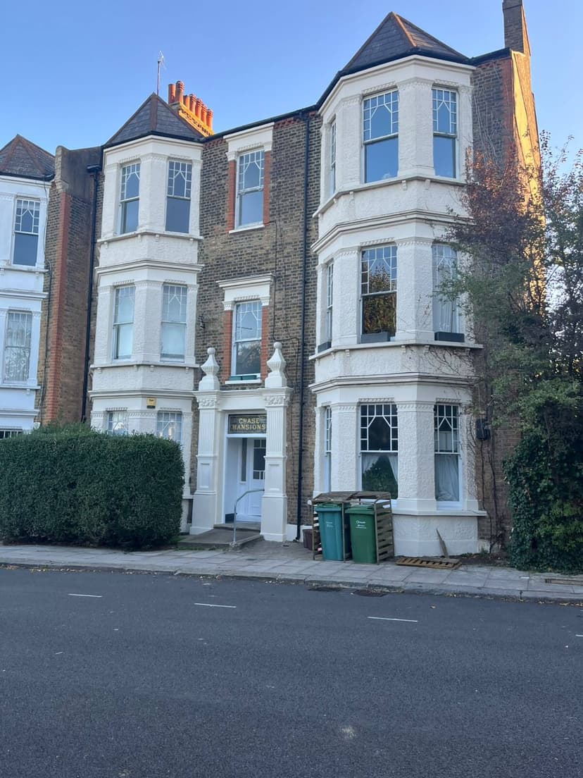 Image 1:3 bedroom Flat to rent