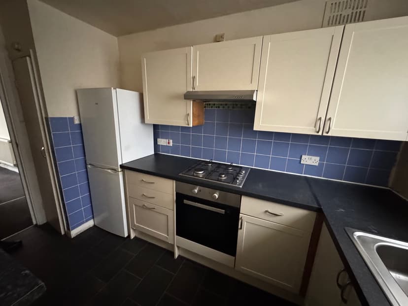 Image 2:2 bedroom Flat to rent