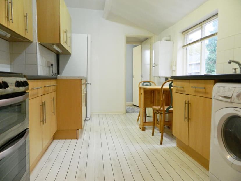 Image 2:1 bedroom Apartment or flat to rent