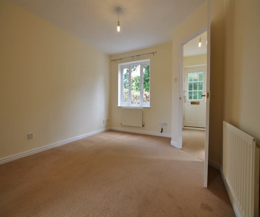 Image 2:3 bedroom Link-detached house to rent