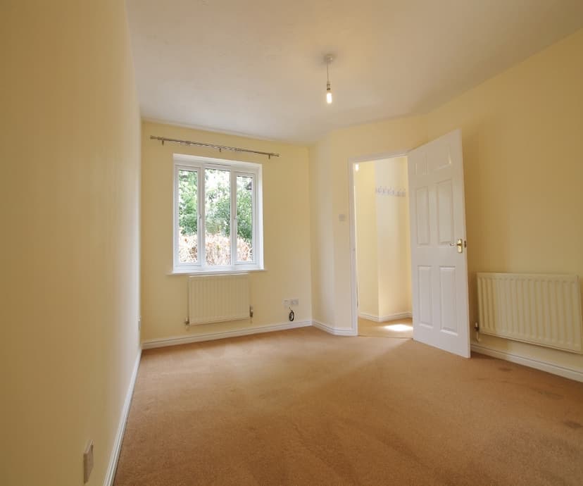 Image 3:3 bedroom Link-detached house to rent