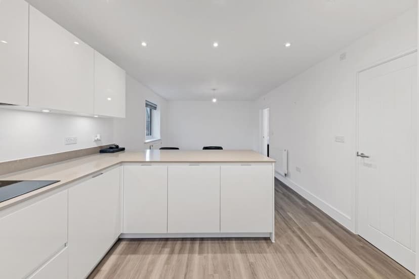 Image 3:4 bedroom Detached house to rent