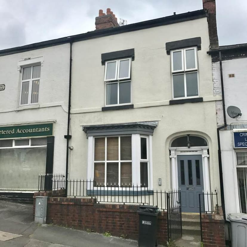 Image 1:1 bedroom Apartment or flat to rent