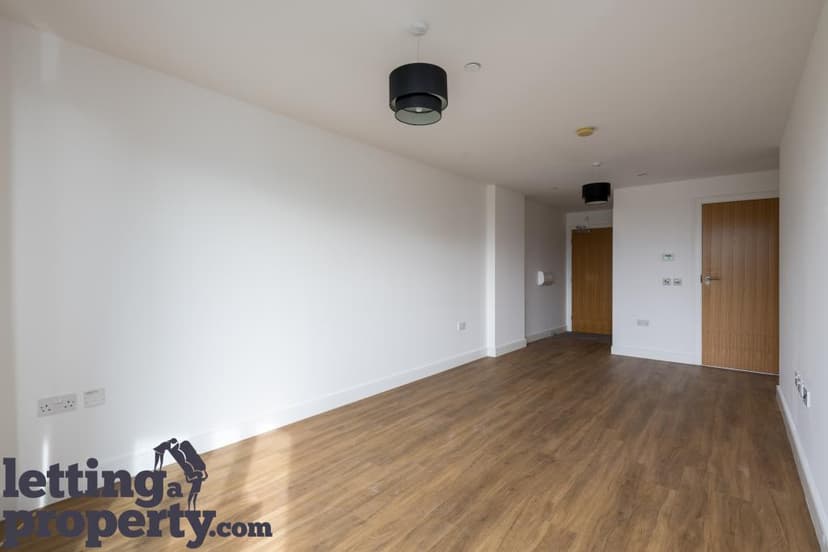 Image 3:2 bedroom Apartment or flat to rent