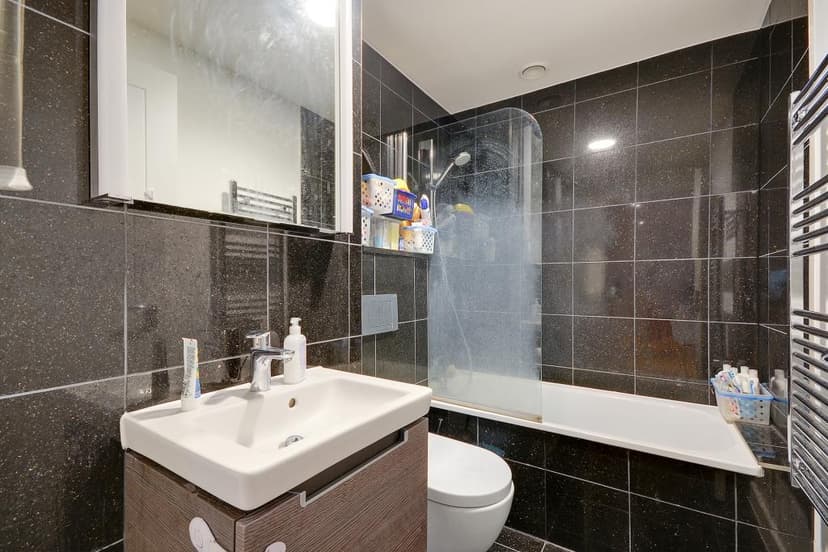 Image 3:2 bedroom Flat to rent