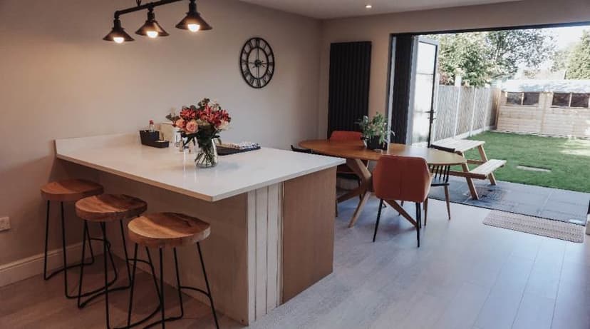 Image 1:2 bedroom End-of-terrace house to rent