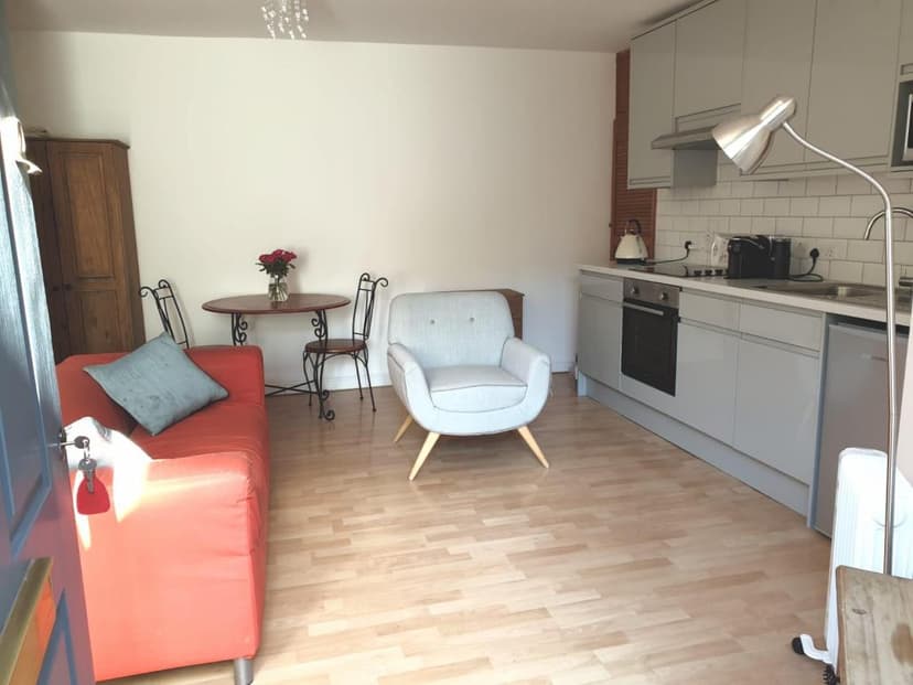 Image 2:1 bedroom Ground floor flat to rent