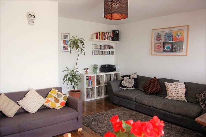 Image 2:2 bedroom Maisonette to rent