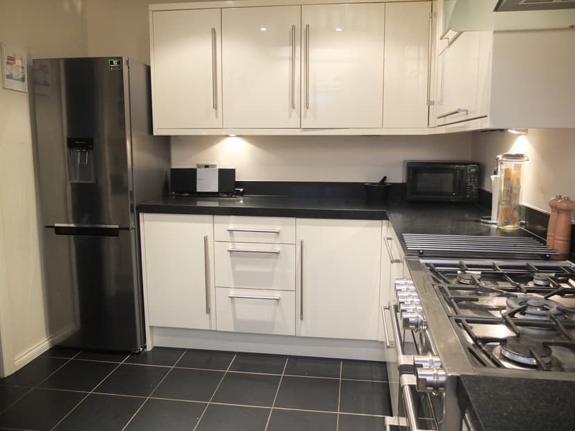 Image 3:3 bedroom End-of-terrace house to rent