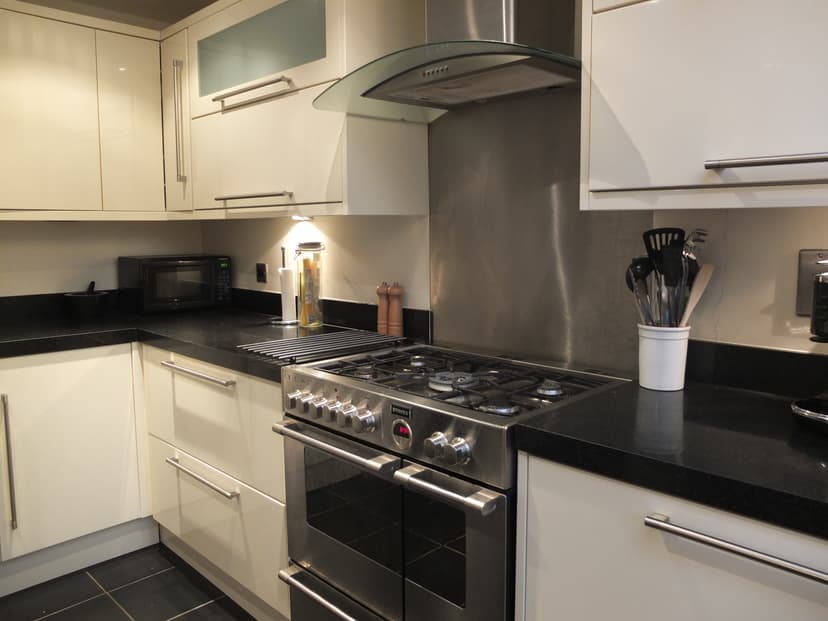 Image 2:3 bedroom End-of-terrace house to rent