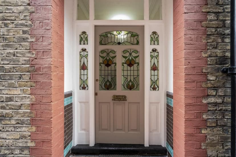 Image 2:4 bedroom Semi-detached house to rent