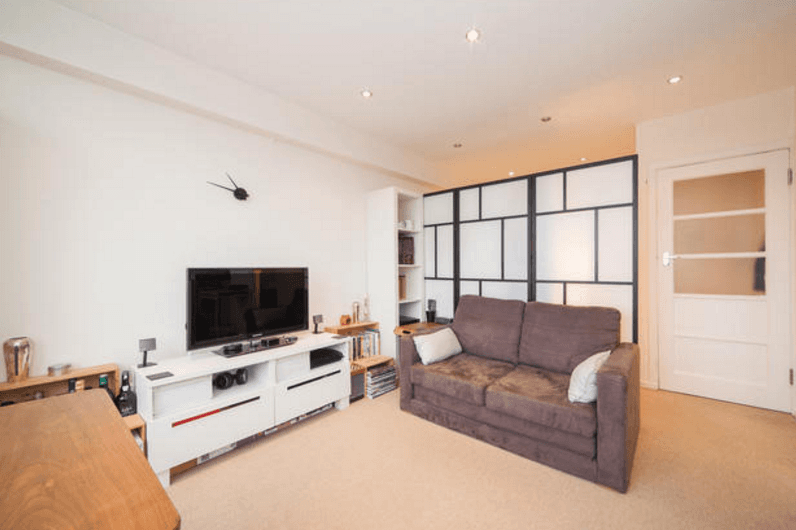 Image 1: Studio to rent