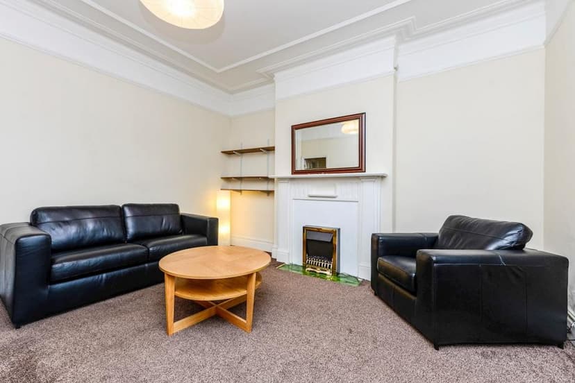 Image 3:4 bedroom Flat to rent