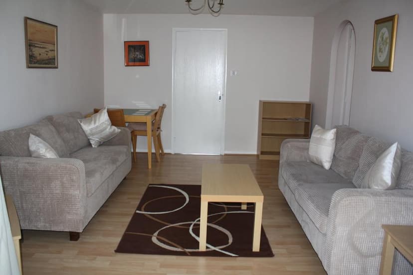 Image 1:1 bedroom Terraced house to rent